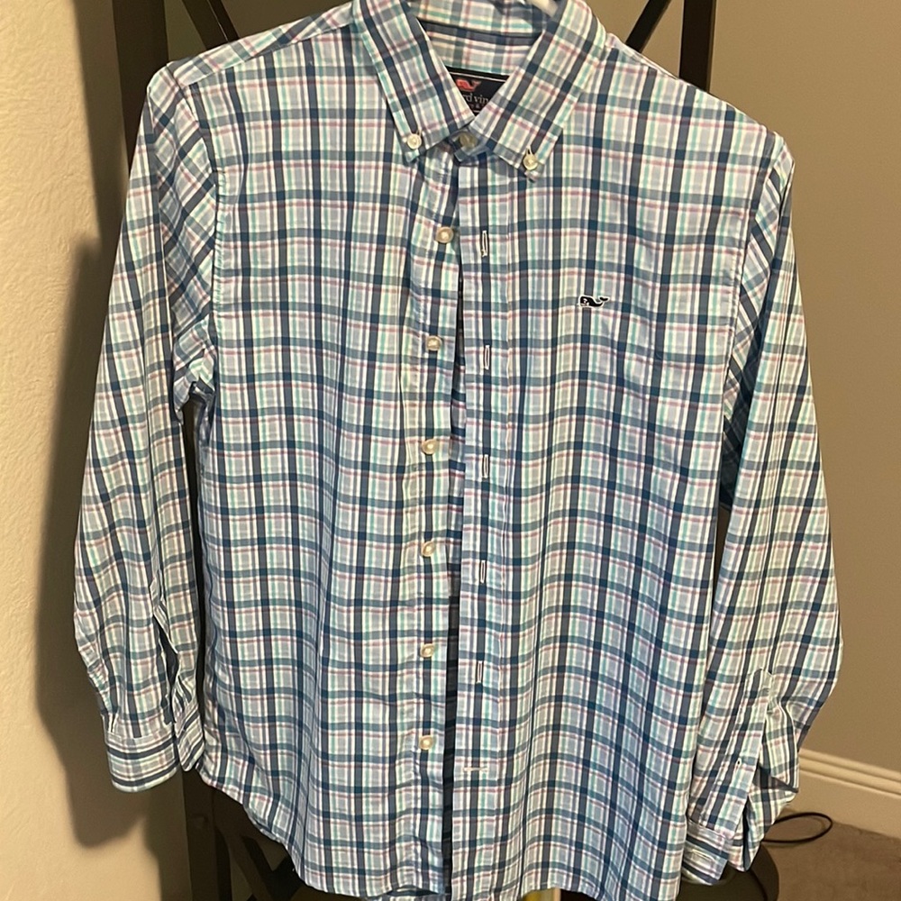 Vineyard Vines boys button down size medium
